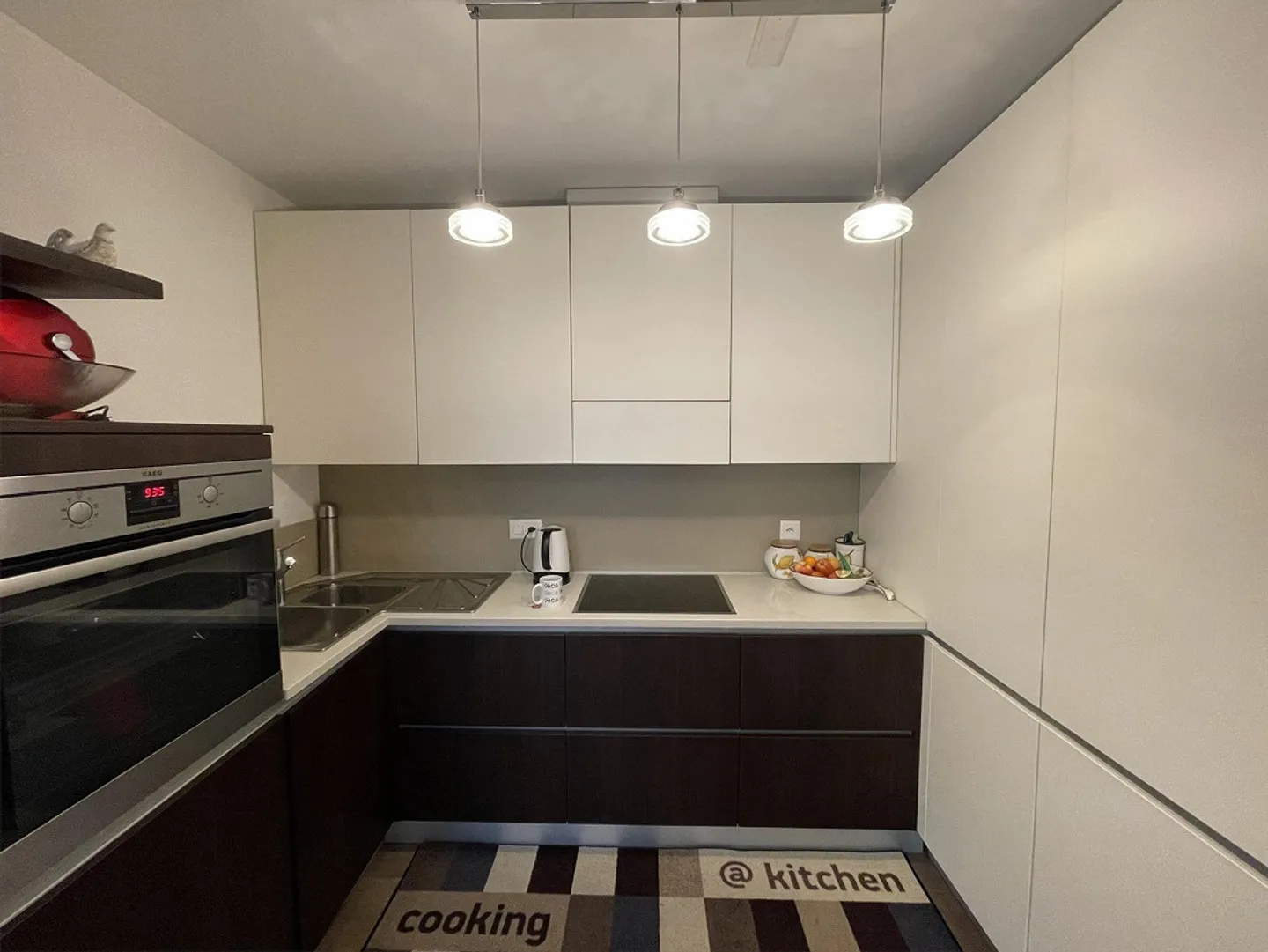 Elegant and spacious 2.5-room apartment with large garage - Photo 7 of 13