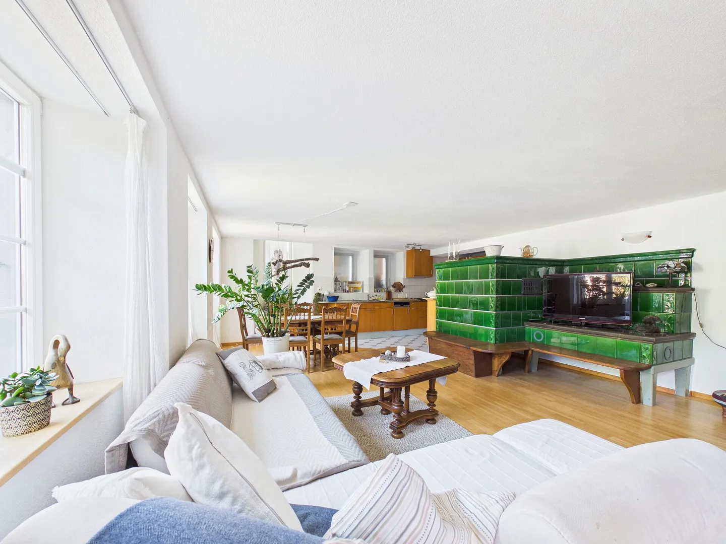 Light-flooded 4.5-room garden apartment with garden seating area - Photo 1 of 23