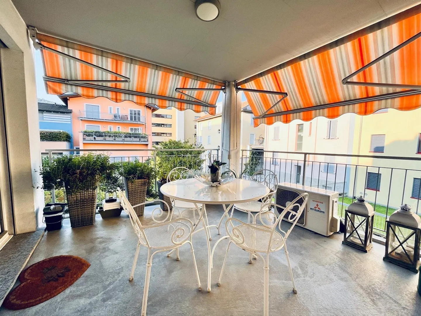 Elegant and spacious 2.5-room apartment with large garage - Photo 11 of 13