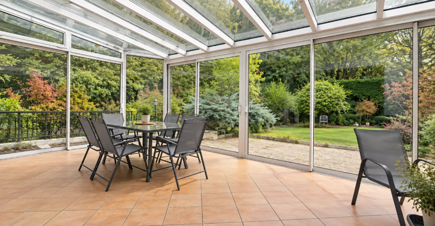Rare 5-room apartment with private garden of 500 m² - Photo 3 of 7