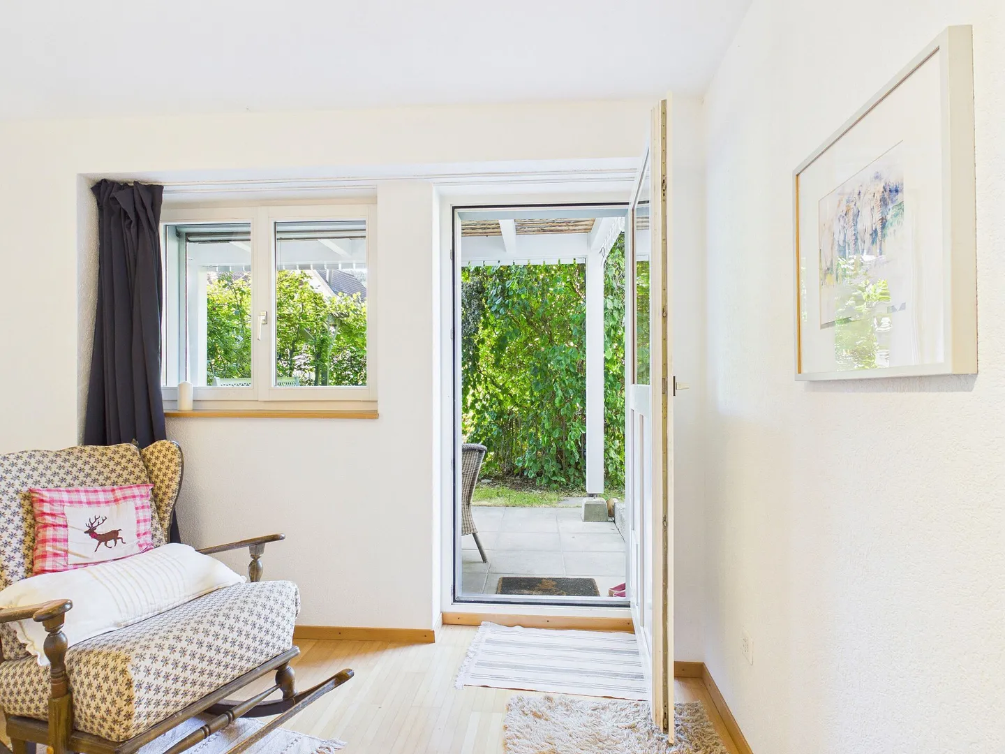 Light-flooded 4.5-room garden apartment with garden seating area - Photo 4 of 23