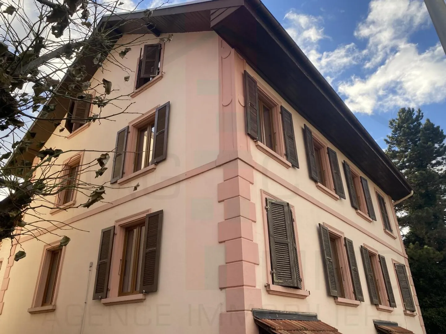 Appartement de 4,5 pièces avec haut plafond - Photo 6 sur 9