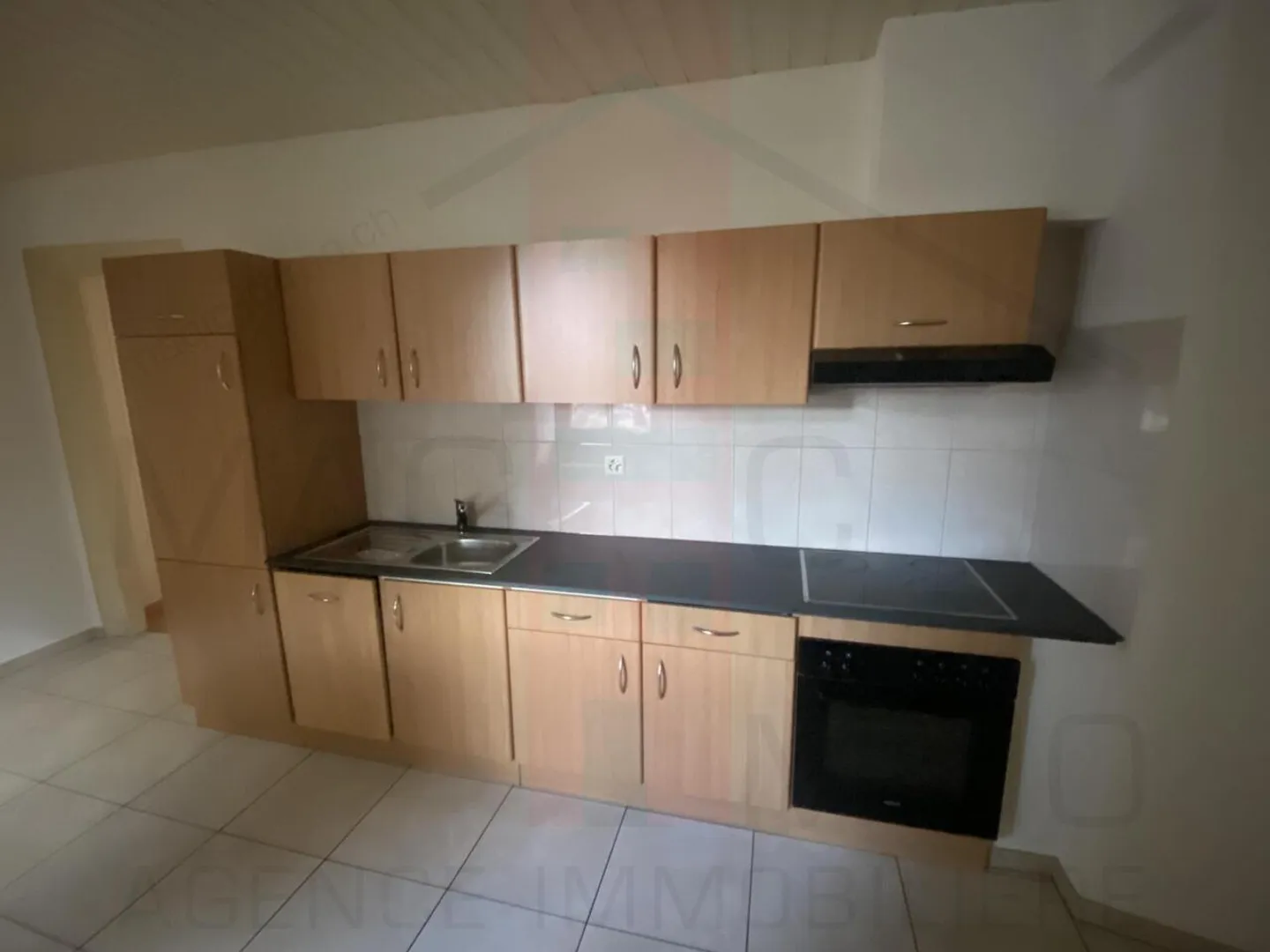 Appartement de 4,5 pièces avec haut plafond - Photo 8 sur 9