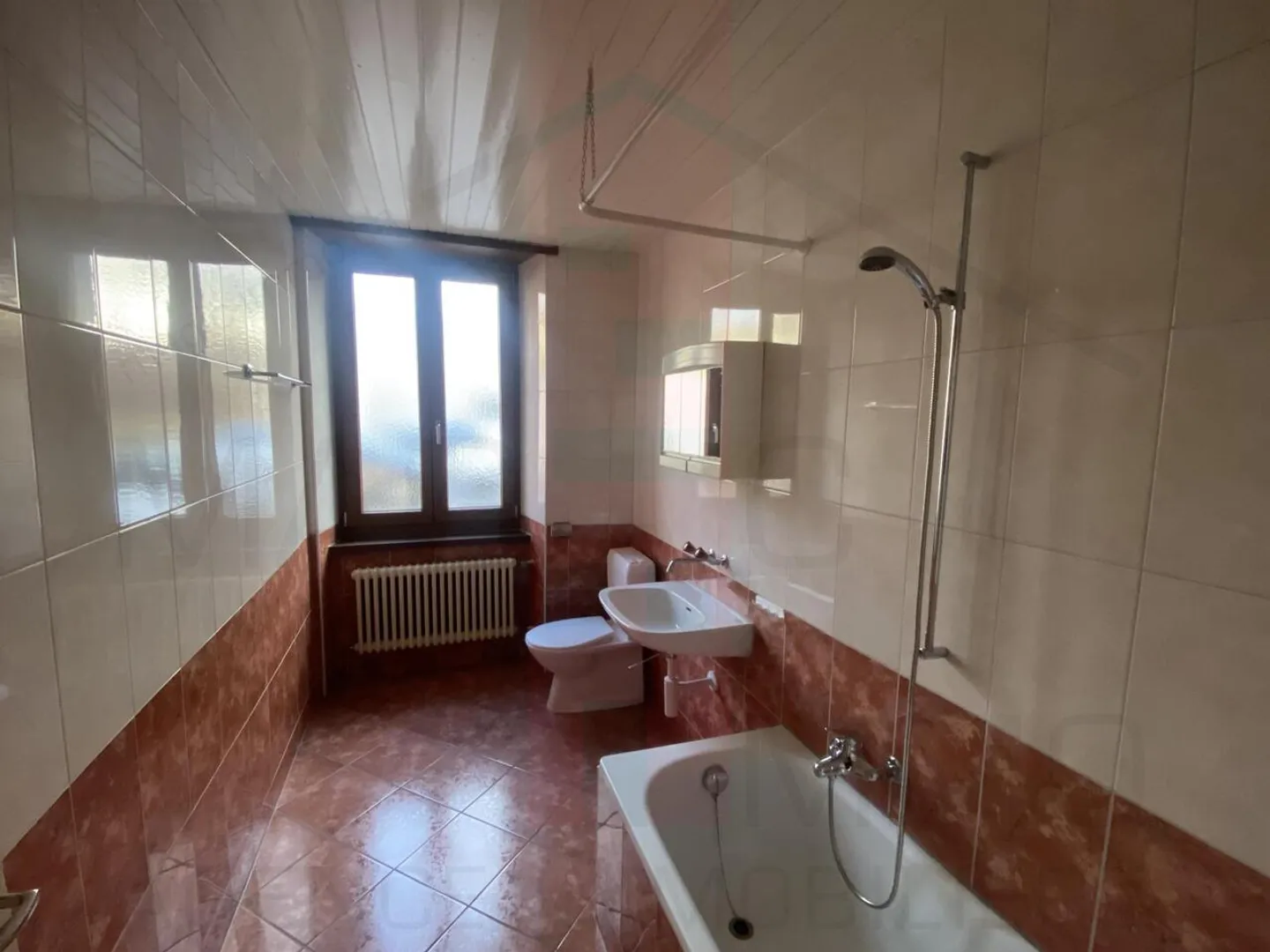 Appartement de 4,5 pièces avec haut plafond - Photo 9 sur 9