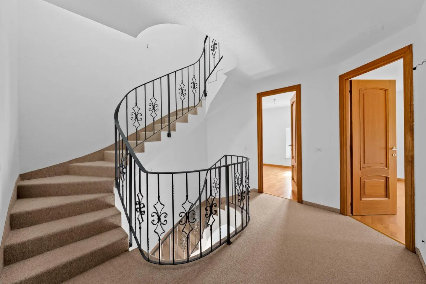 Reihenhaus 5.5 Zimmer - Foto 4 von 9