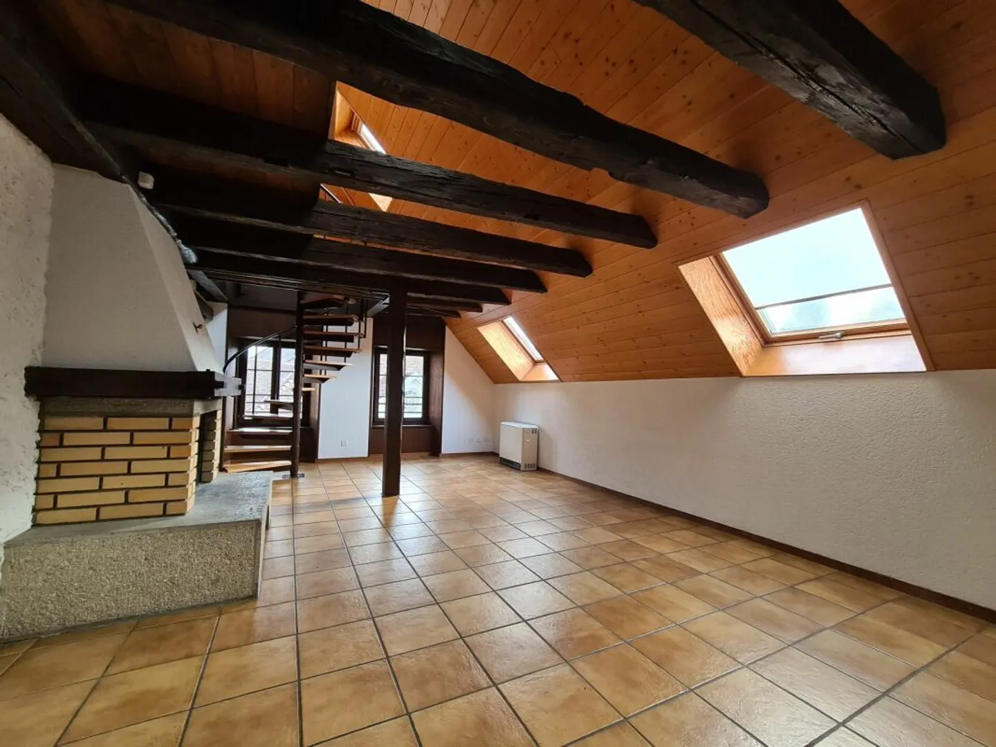 Appartement Attique Spacieux - Photo 1 sur 9