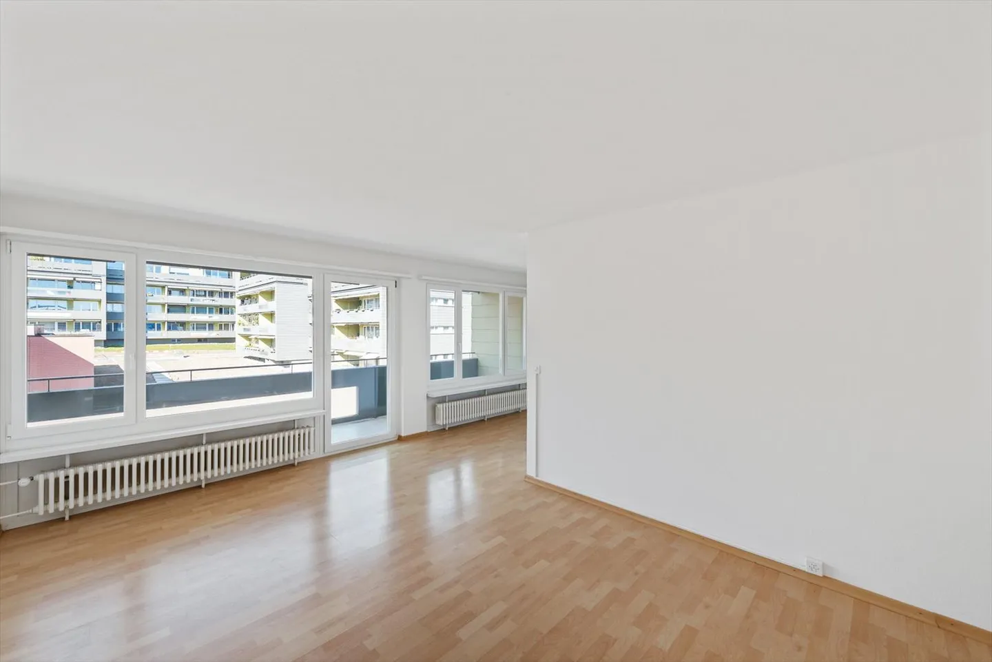 Bell'appartamento in un ambiente verde - Foto 2 di 9