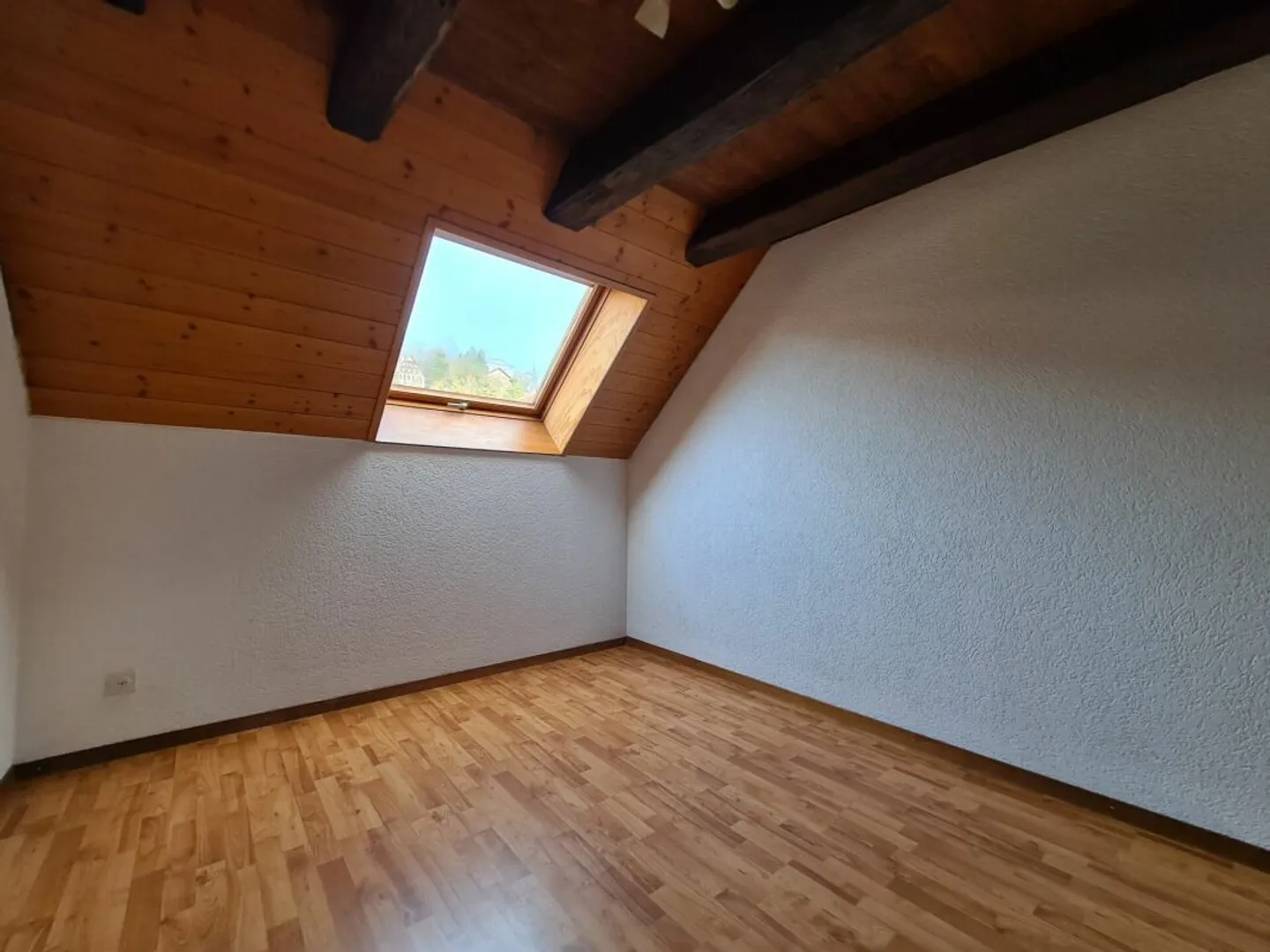 Appartement Attique Spacieux - Photo 8 sur 9