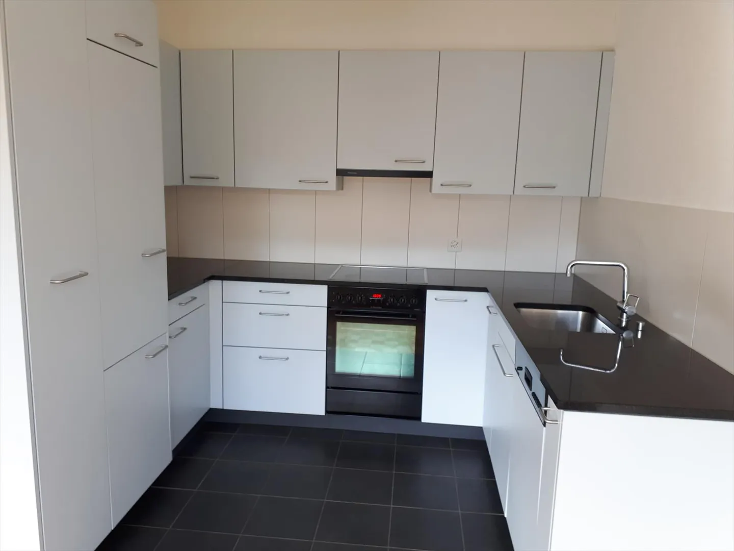 Bell'appartamento in un ambiente verde - Foto 4 di 9