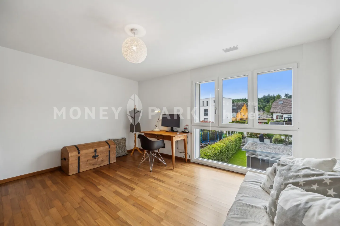 Casa a schiera moderna con atrio, terrazza e giardino - Foto 6 di 14