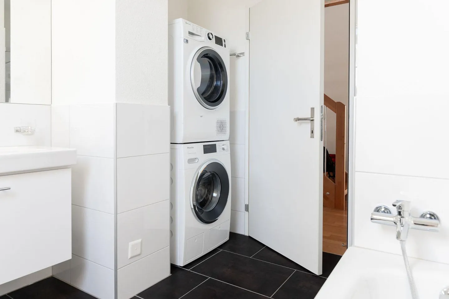 Grosszügige Wohnung mit sonnigem Balkon - Foto 9 von 12
