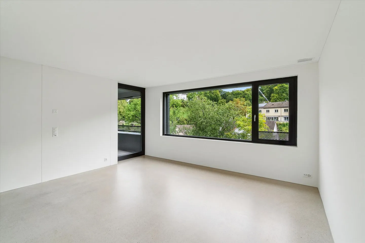 Bright 3.5 Room Apartment in Prime Location in Zurich-Seefeld - Available Immediately ... - Photo 8 of 10