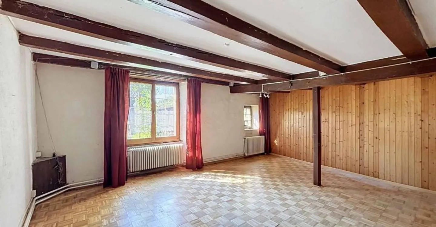 Charaktervolle Dorf-Farm zur Neugestaltung im Herzen von Areuse - Foto 5 von 11