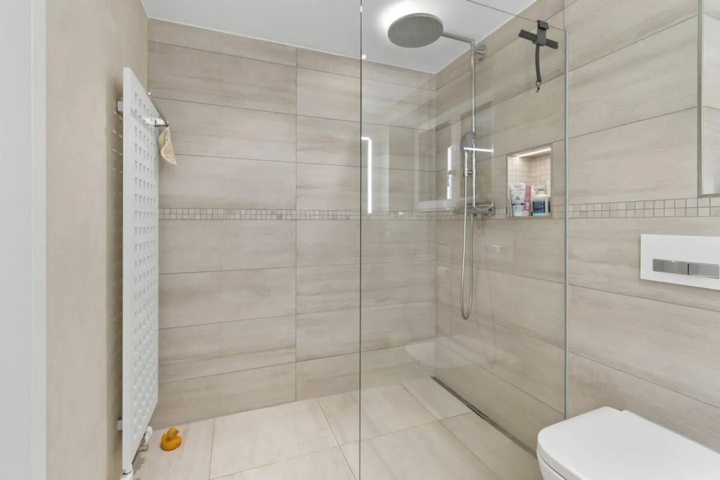 Your new family paradise in the green - Photo 21 of 26