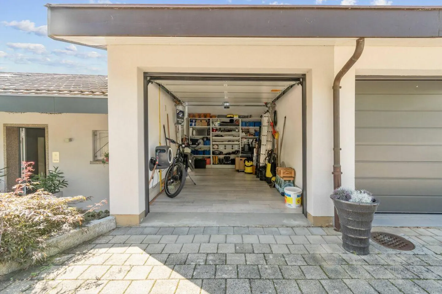 Your new family paradise in the green - Photo 24 of 26