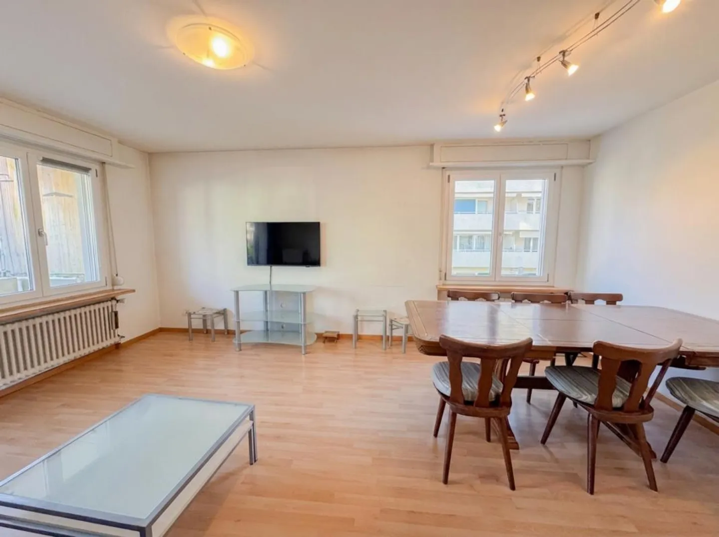 Helle 4-Zimmerwohnung in zentraler Lage - Foto 2 von 8