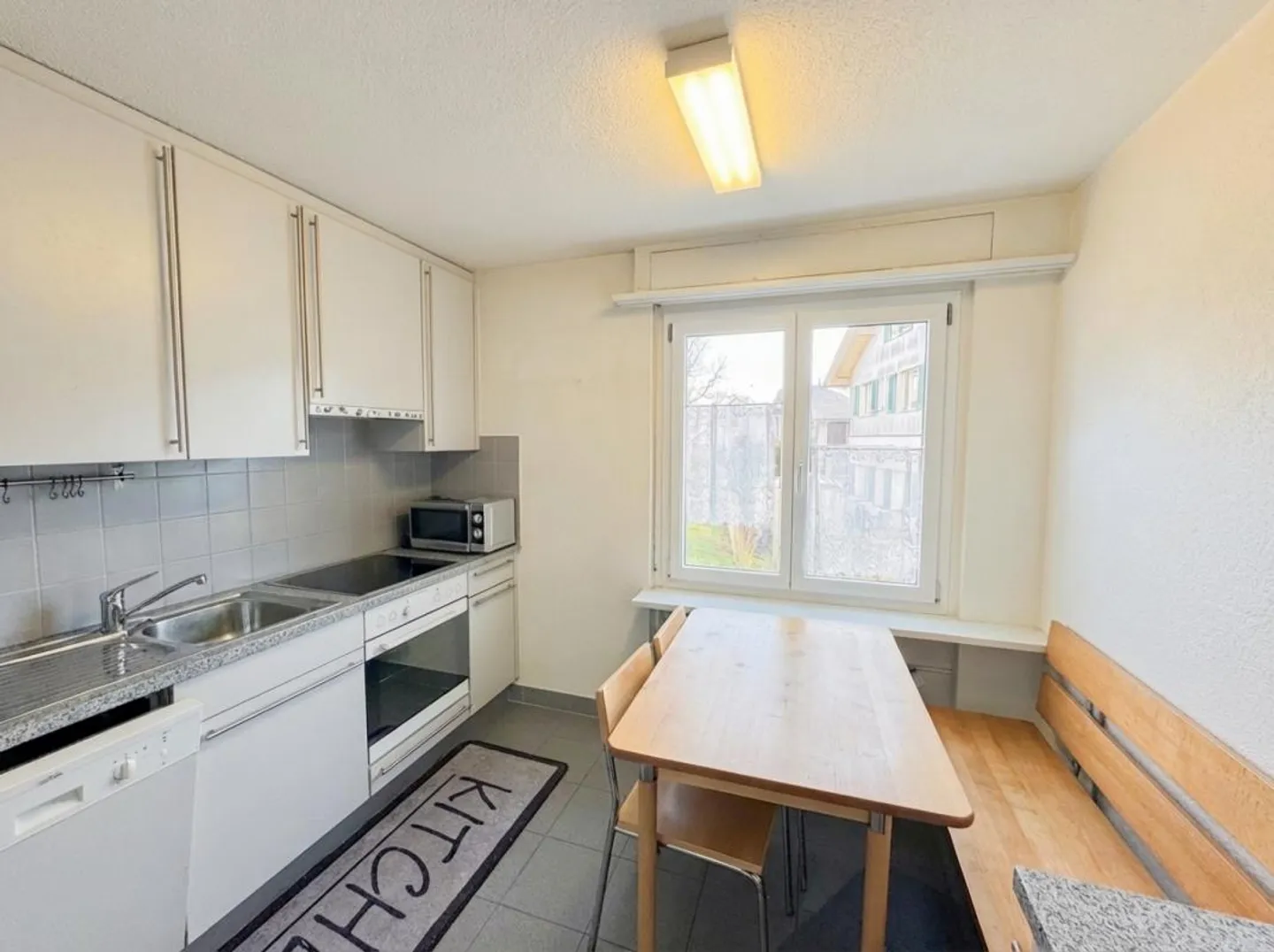 Helle 4-Zimmerwohnung in zentraler Lage - Foto 3 von 8