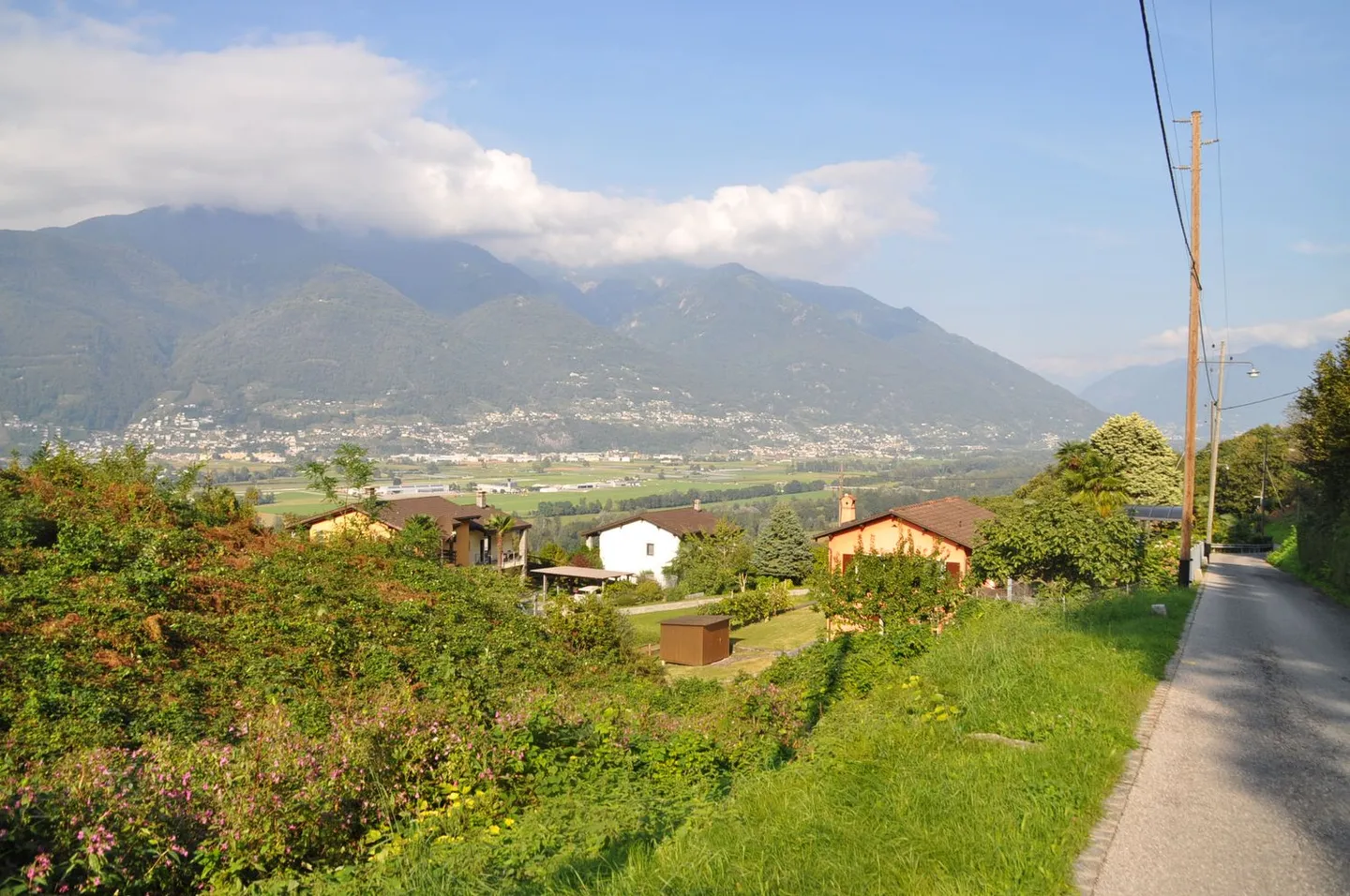 Großes Baugrundstück - Foto 2 von 6