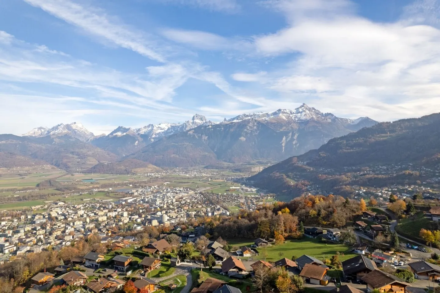 Grundstück mit atemberaubender Aussicht für 2 Doppelhaushälften mit gültiger Baugenehmigung! - Foto 5 von 6