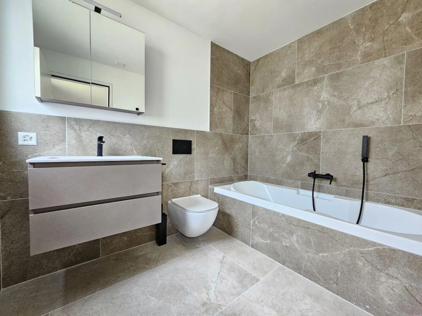 Modernes Apartment in Gordola - Foto 11 von 13