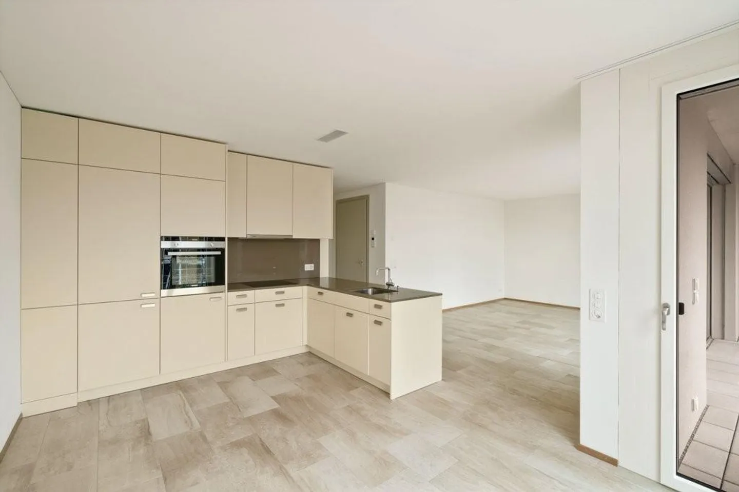 RENT WITHOUT DEPOSIT - Living in Stettbach Mitte - Photo 2 of 8