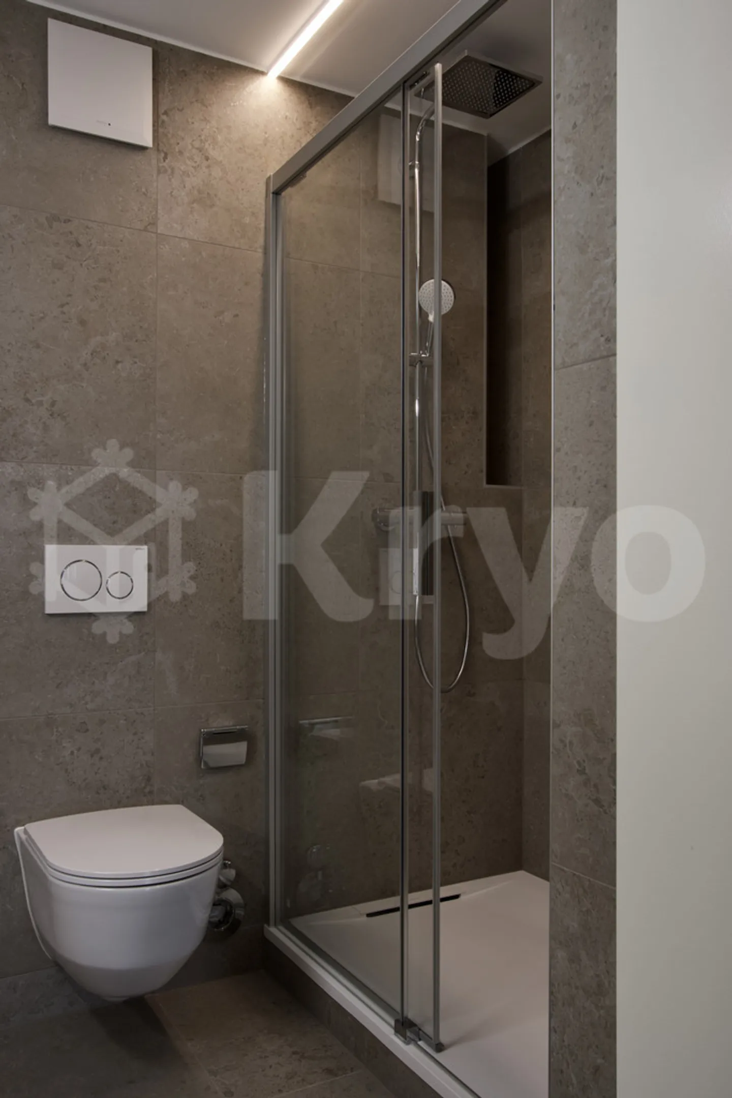 4.5 Room Fully Renovated, Large Terrace, Lake View - Photo 9 of 11