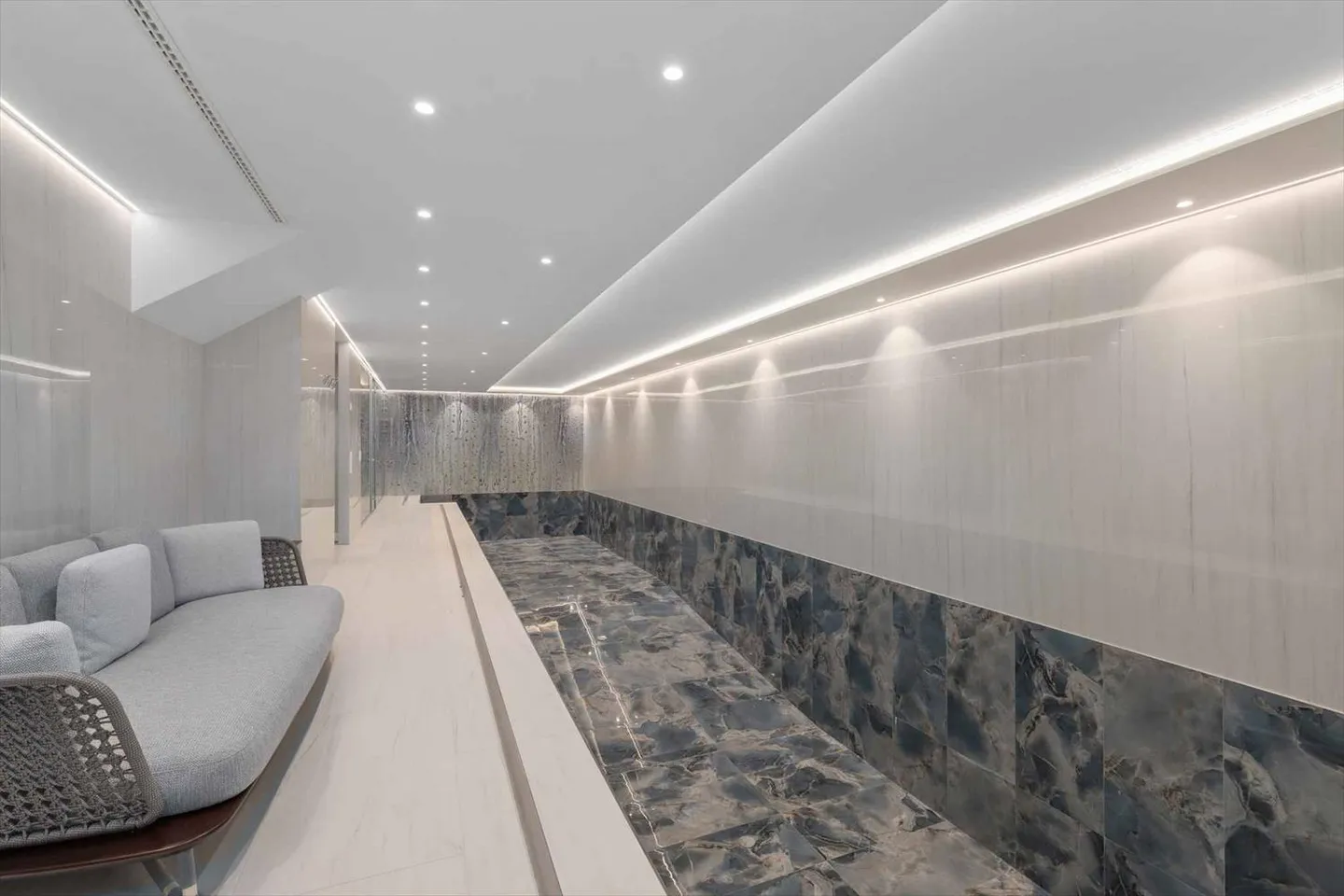 Villa de luxe avec piscine intérieure - Photo 2 sur 11