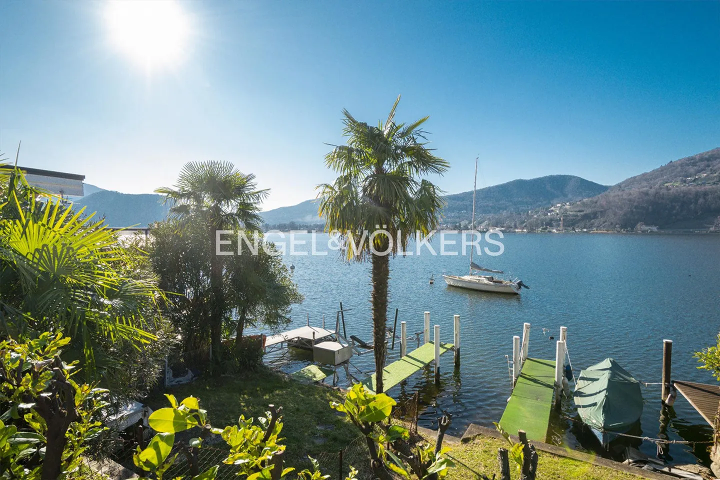 The Beach House with Private Lake Parcel - Photo 1 of 10