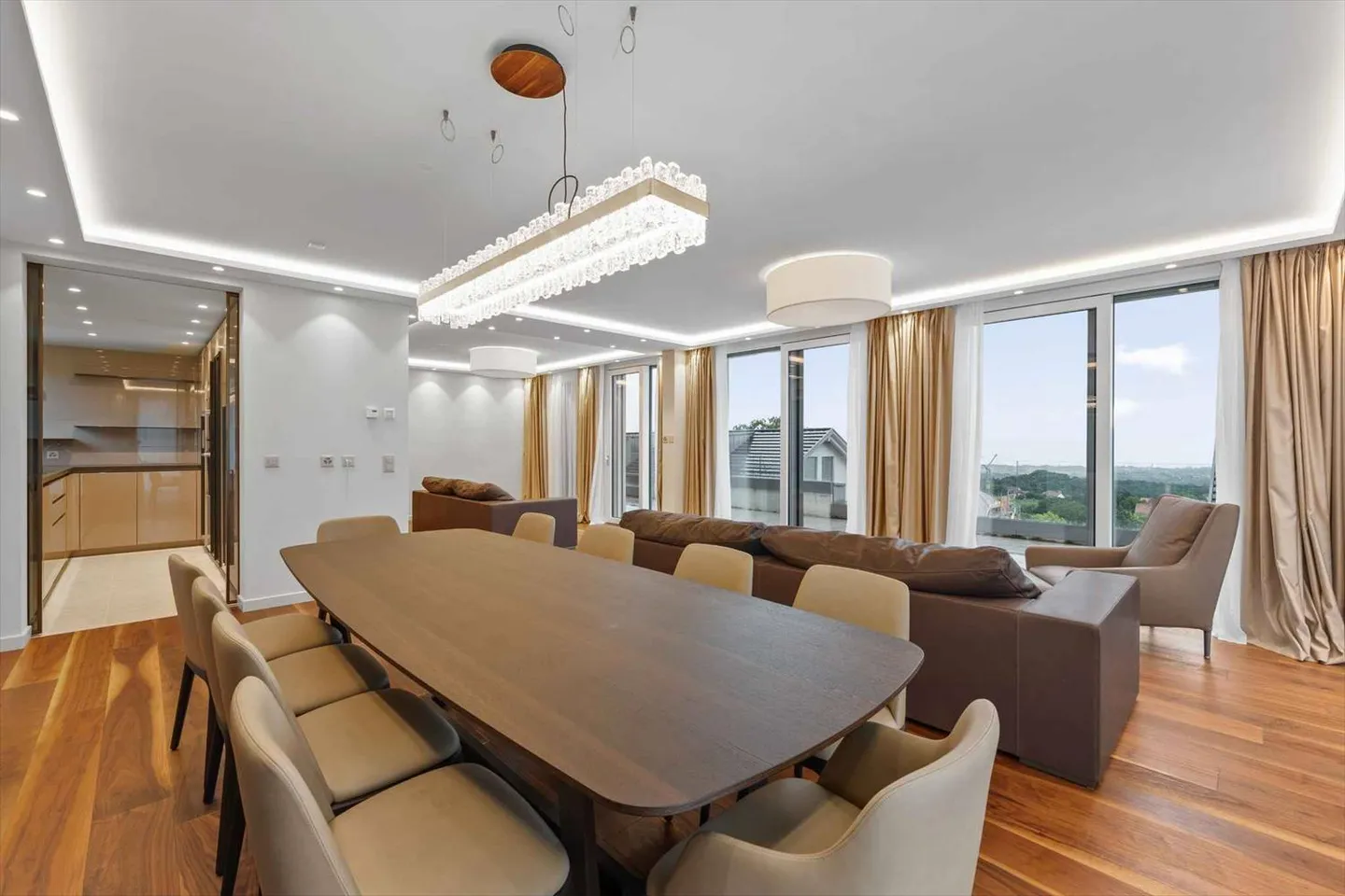 Villa de luxe avec piscine intérieure - Photo 3 sur 11