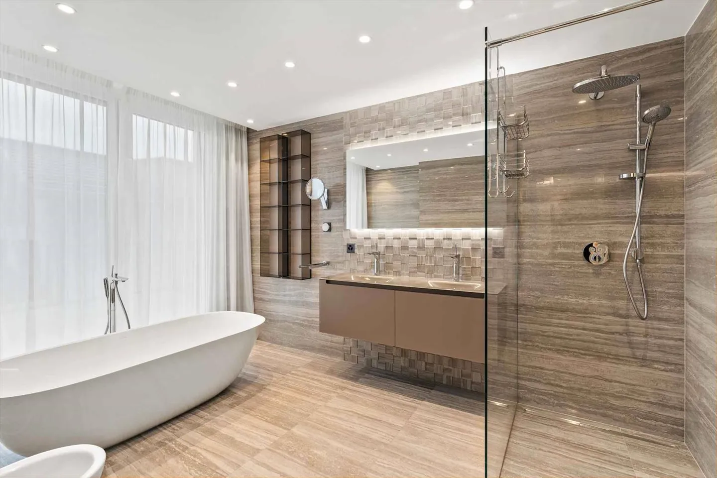 Villa de luxe avec piscine intérieure - Photo 6 sur 11