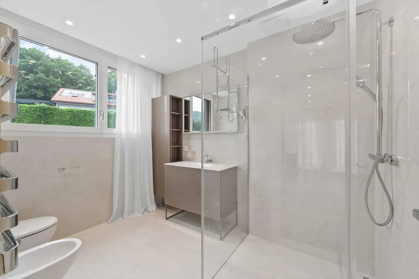 Villa de luxe avec piscine intérieure - Photo 7 sur 11