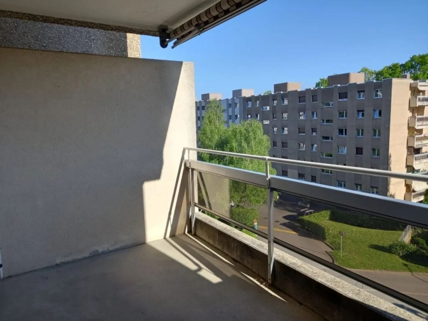 Appartamento con 3,5 stanze al 4° piano con balcone a Morges - Foto 1 di 7