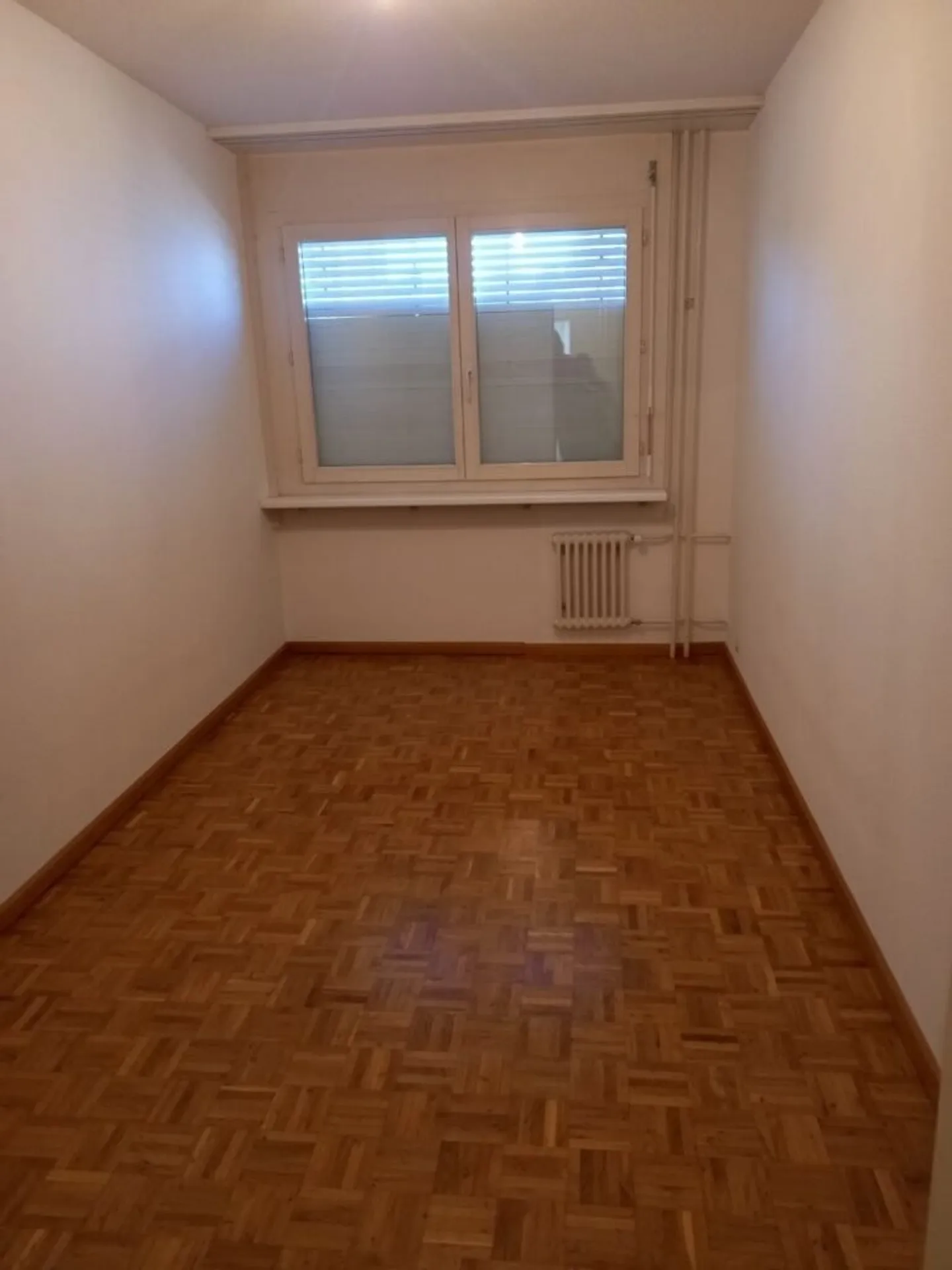 Appartamento con 3,5 stanze al 4° piano con balcone a Morges - Foto 2 di 7