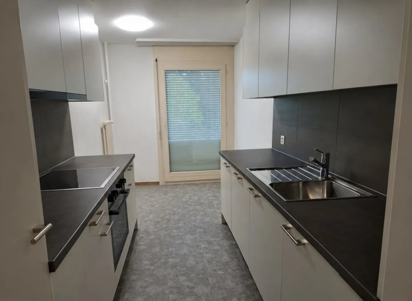 Appartamento con 3,5 stanze al 4° piano con balcone a Morges - Foto 3 di 7