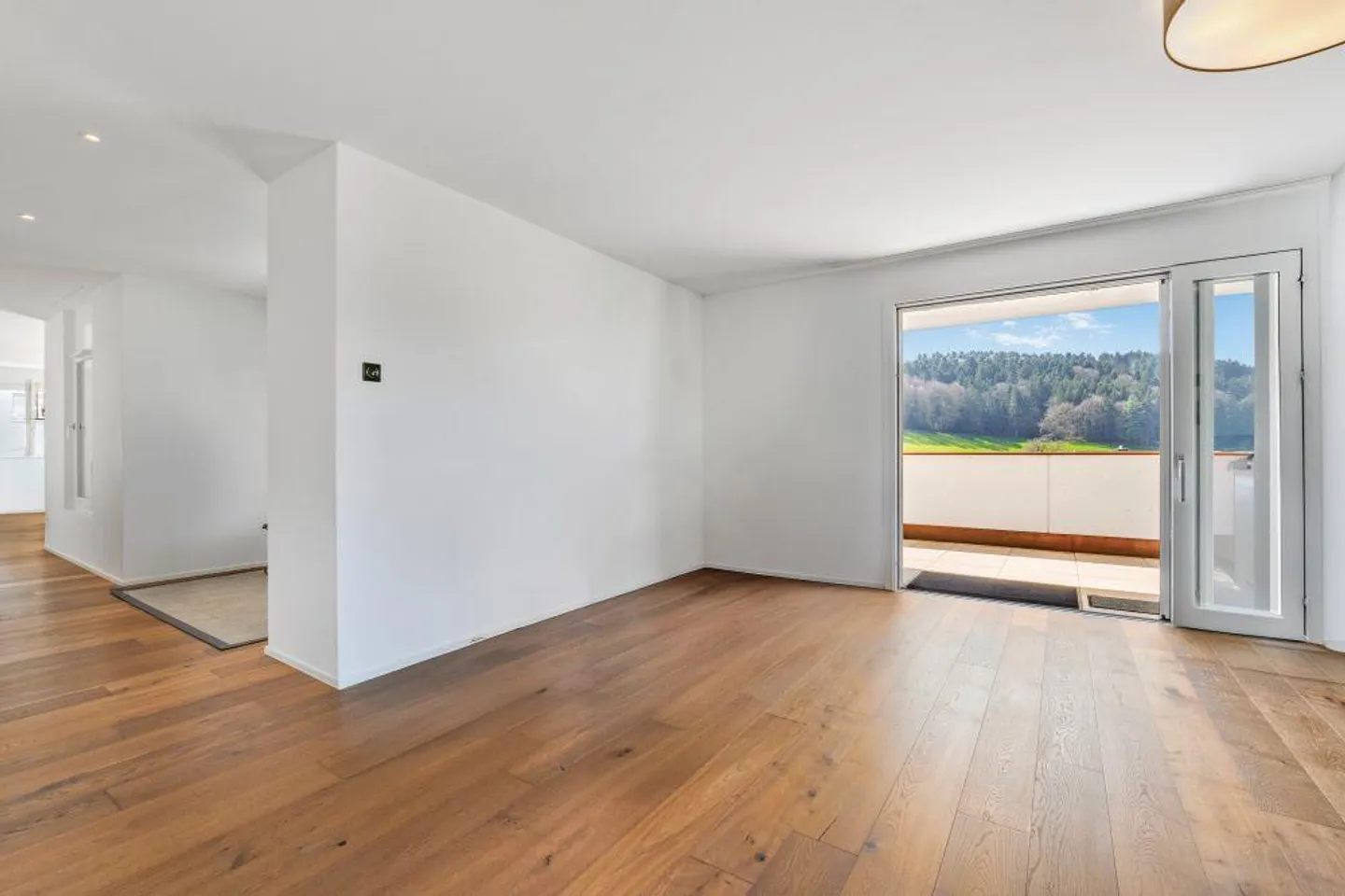 Moderne Eleganz & Natur pur – 5.5 Zimmer Eigentumswohnung - Foto 2 von 7