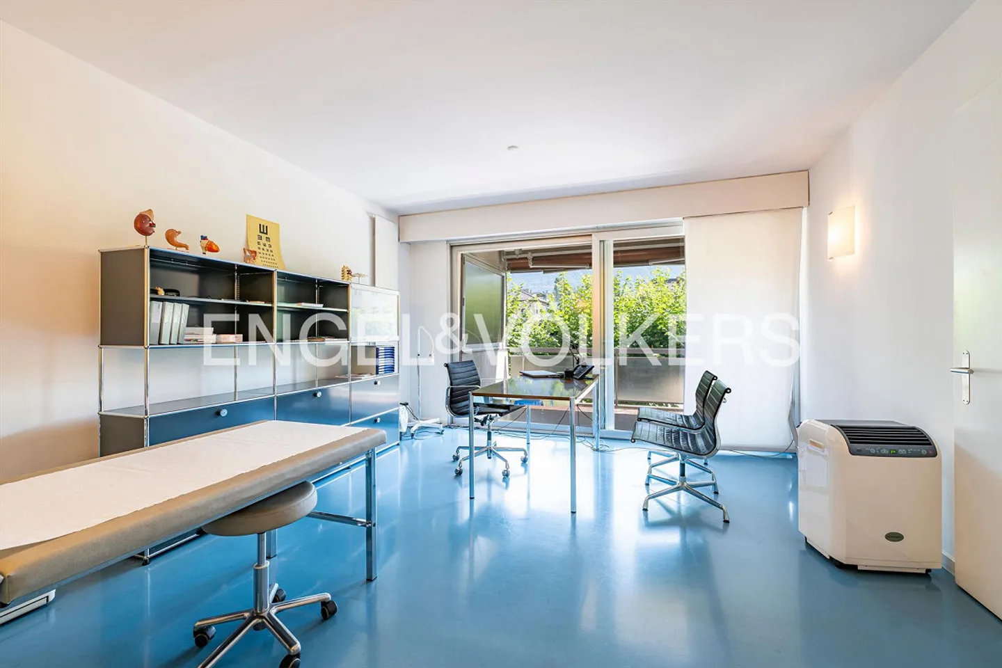 Medical Practice in Prime Location (17) - Photo 5 of 9