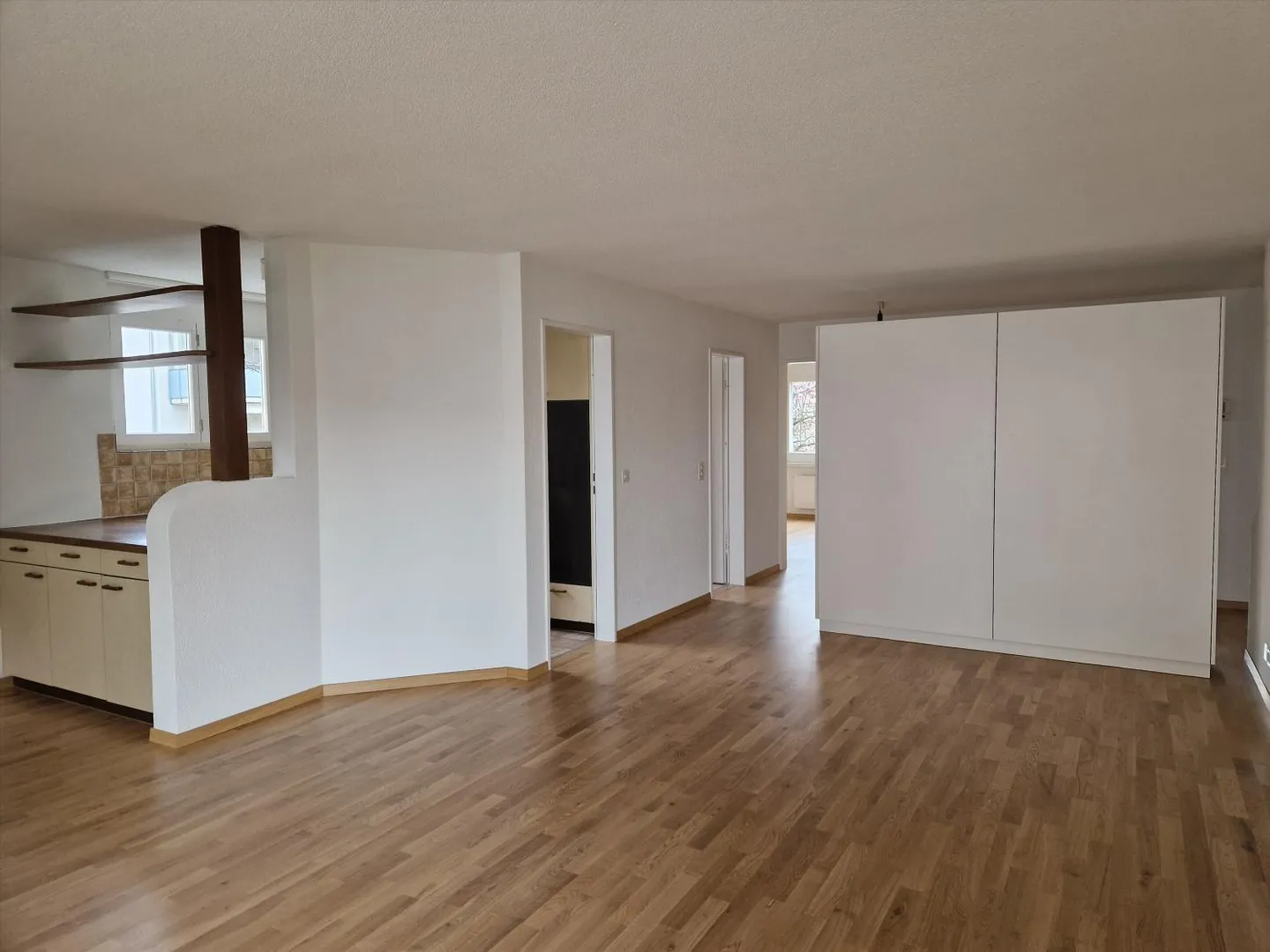 Appartement moderne dans un quartier prisé - Photo 2 sur 5