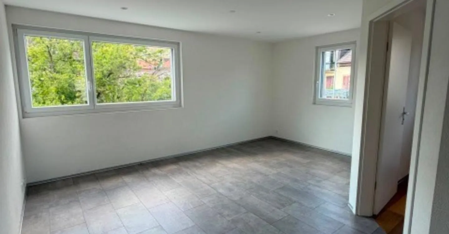 Charmant Appartement 2 Pièces - Photo 2 sur 6