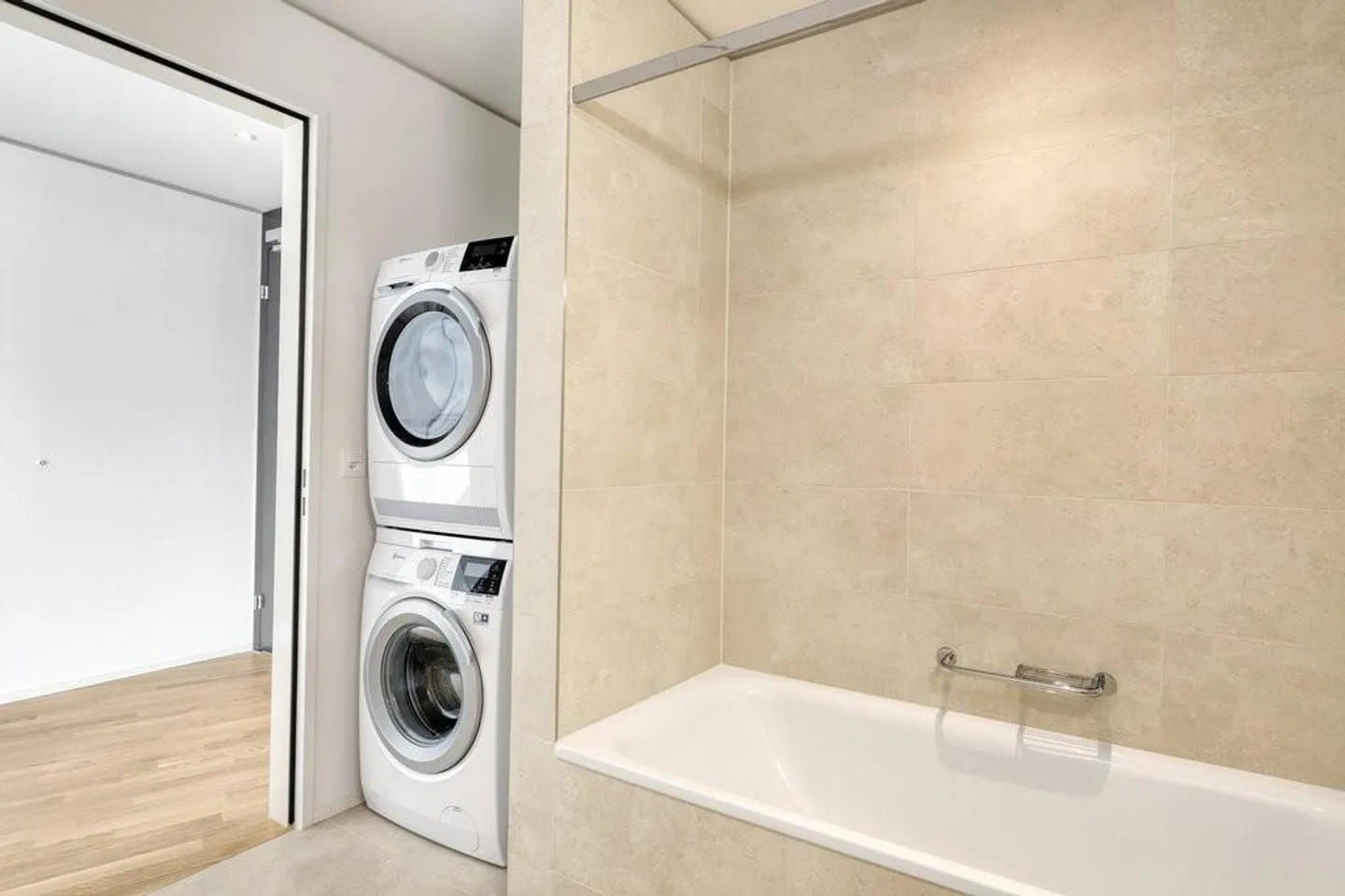 Vie moderne dans la BäreTower = unique et spectaculaire - Photo 5 sur 11