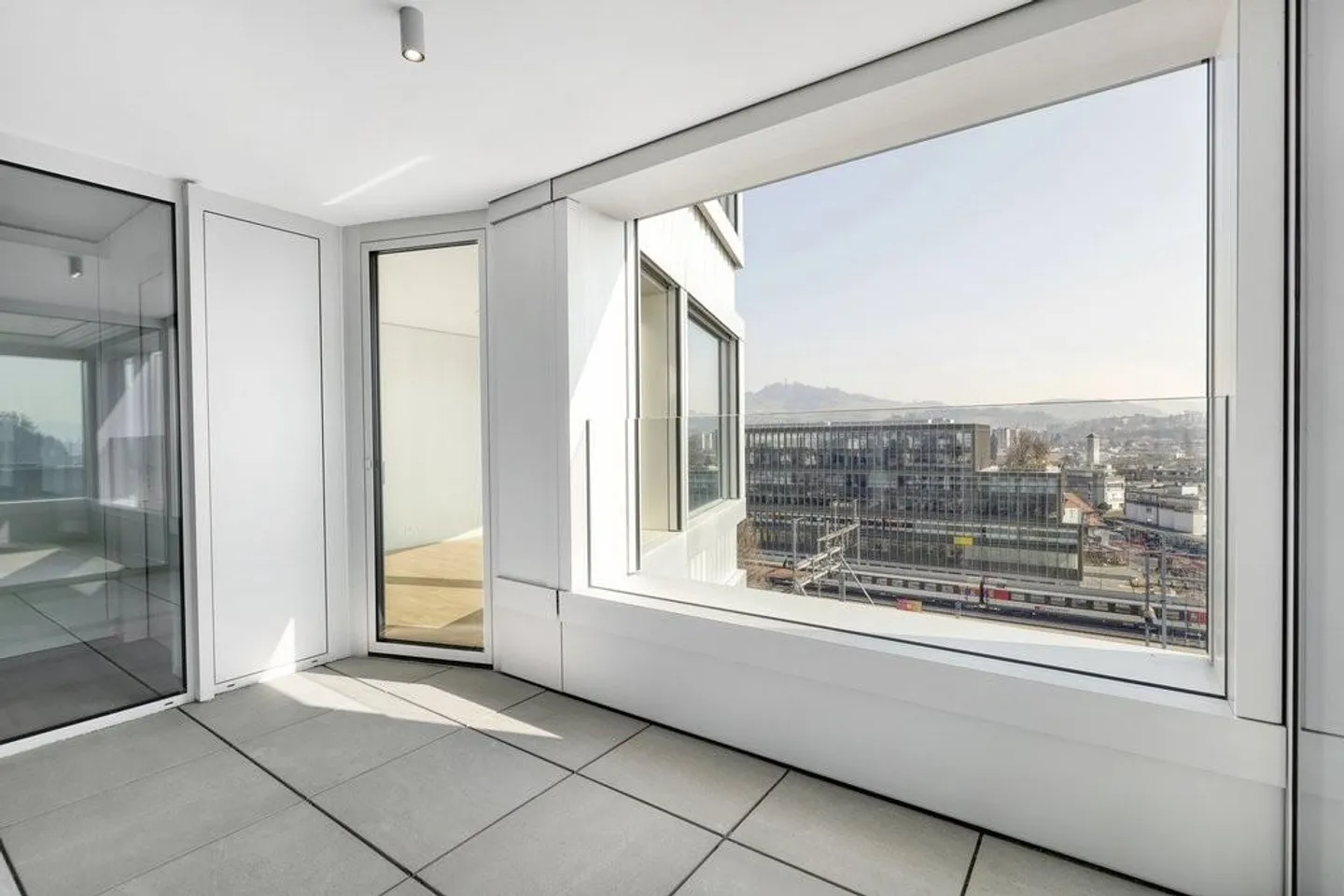 Vie moderne dans la BäreTower = unique et spectaculaire - Photo 10 sur 11