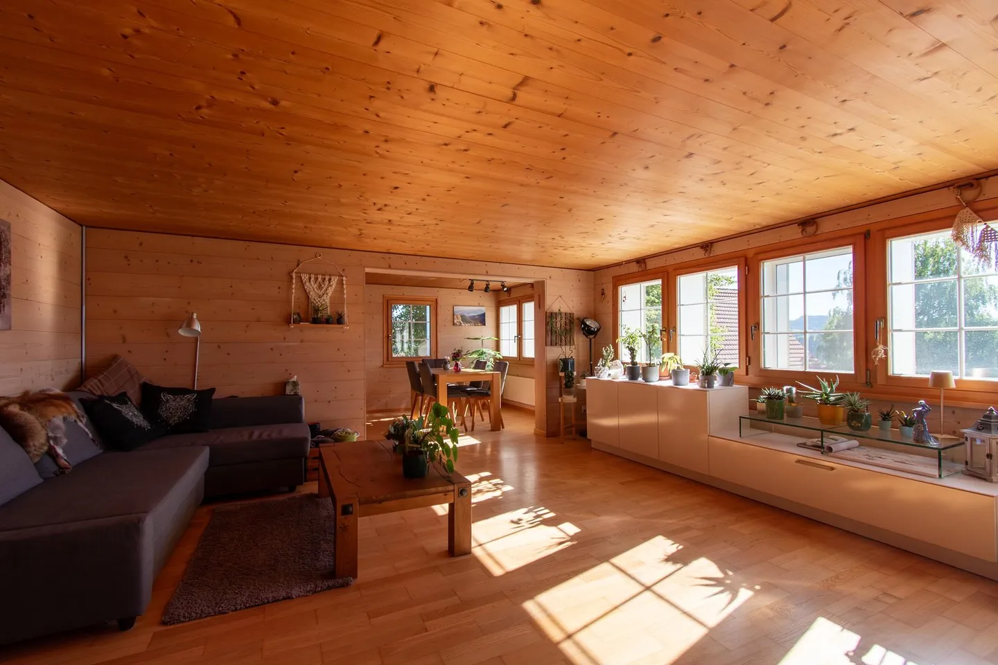 Appartamento soleggiato di 3,5 stanze con balcone - Foto 4 di 13