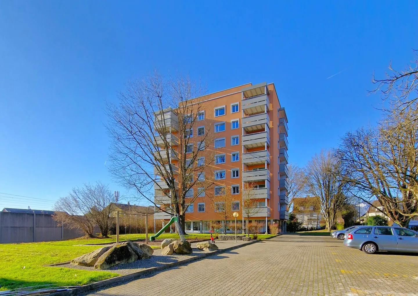 PREMIÈRE OCCUPATION Appartement 4.5 pièces - entièrement rénové - 2 balcons - emplacement calme à Soleure - Photo 1 sur 21