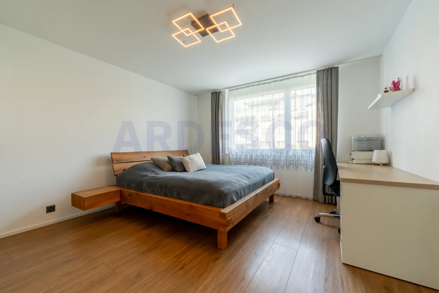 Elegant Ground Floor Apartment - Photo 4 of 14
