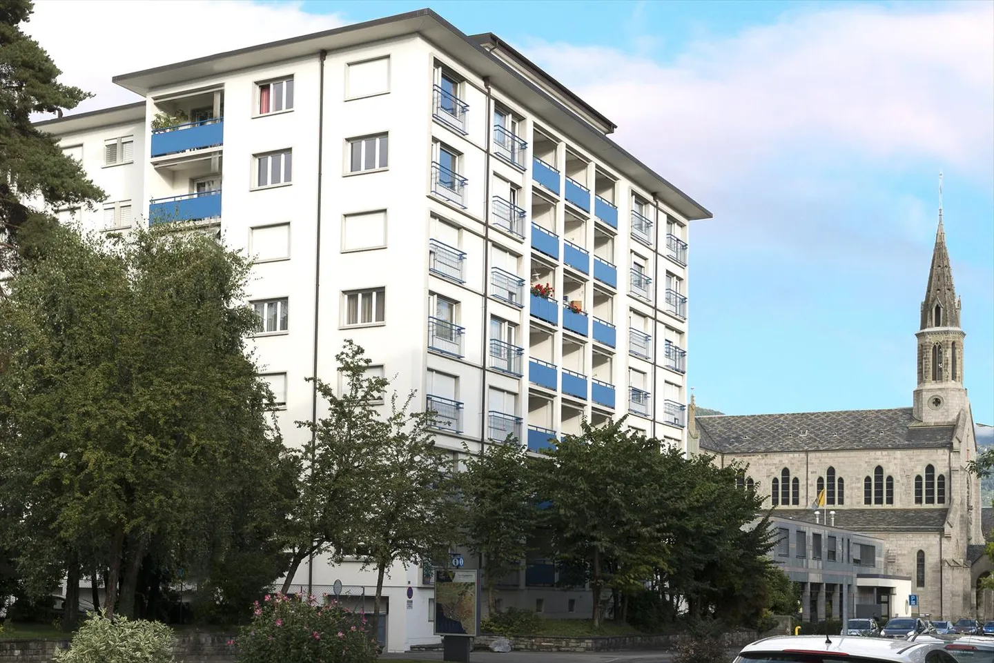 Beautiful Apartment - Photo 2 of 2