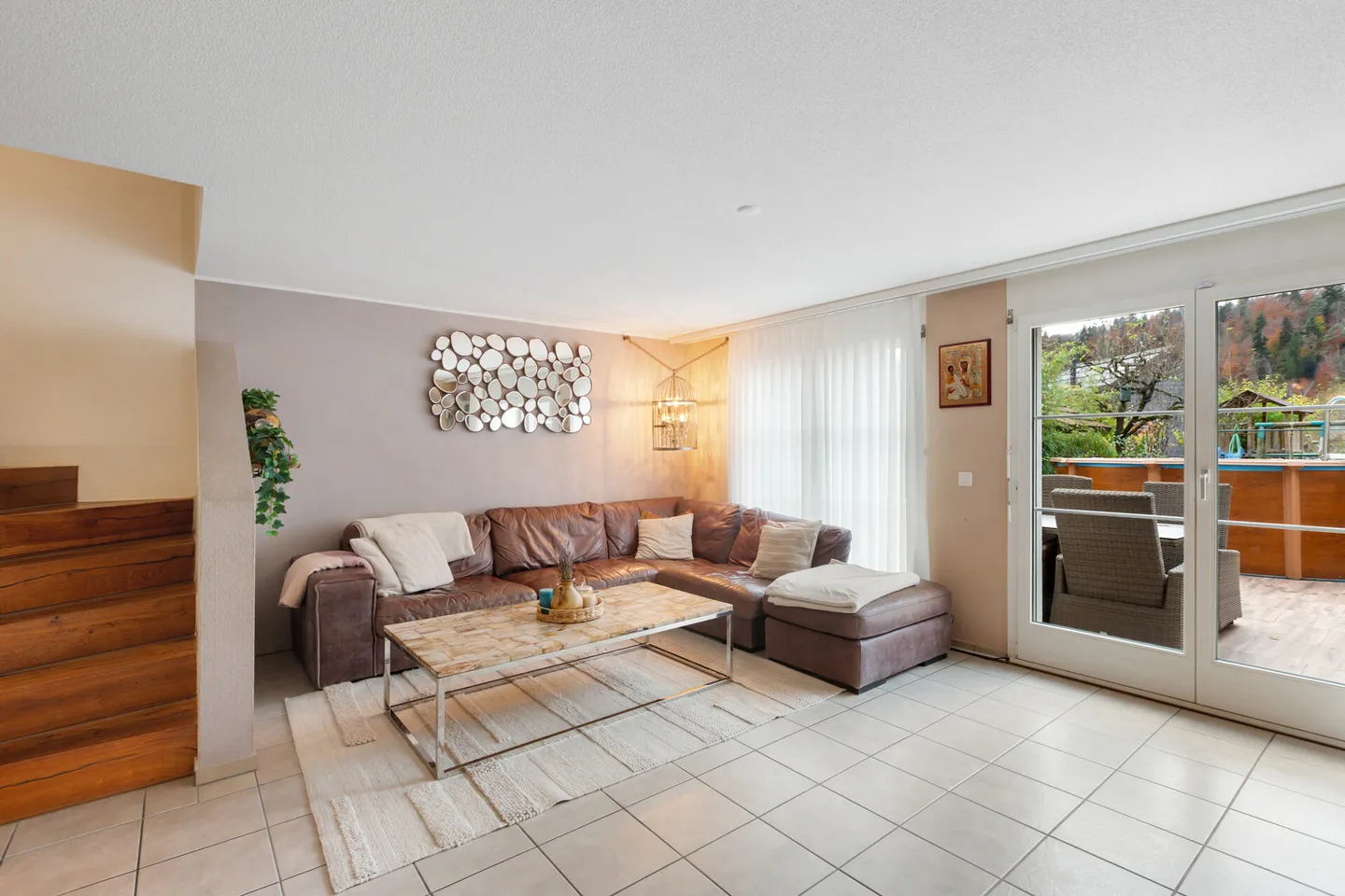 Living where the Töss flows: Elegant 5.5-room house with Kyburg view - Photo 2 of 17