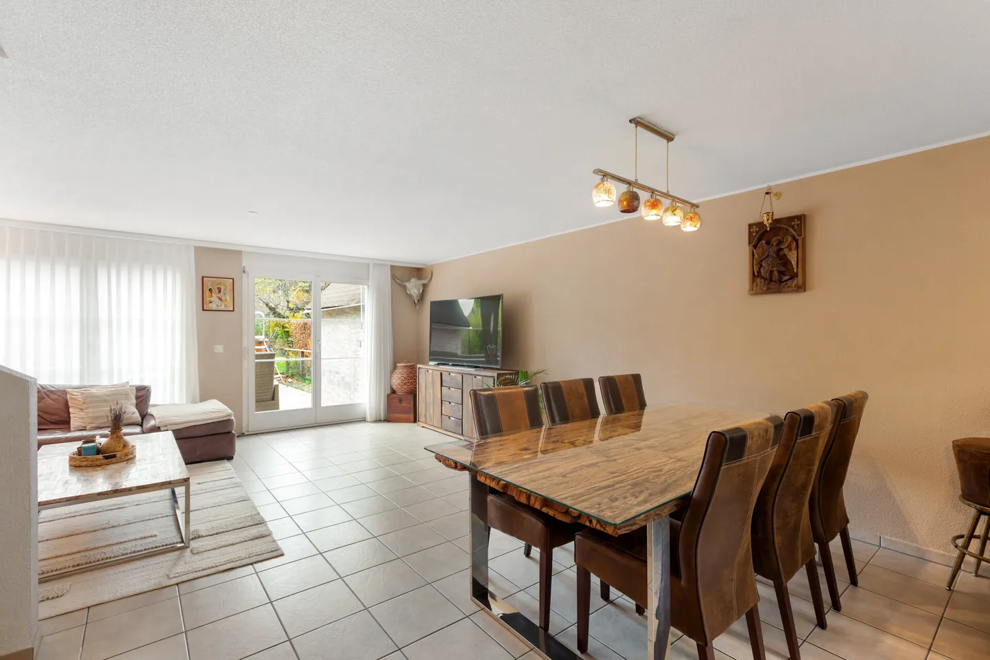 Living where the Töss flows: Elegant 5.5-room house with Kyburg view - Photo 4 of 17