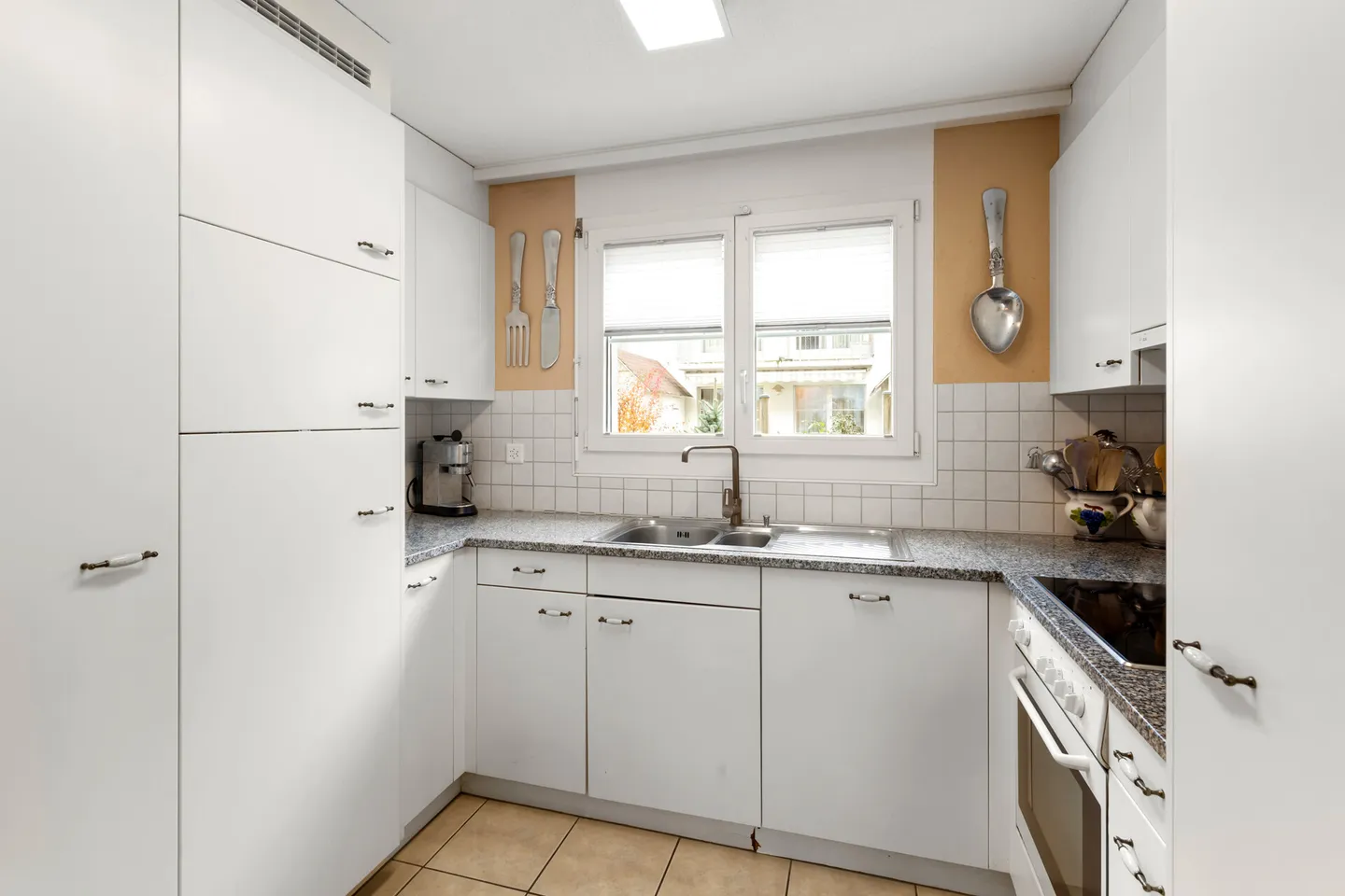 Living where the Töss flows: Elegant 5.5-room house with Kyburg view - Photo 6 of 17