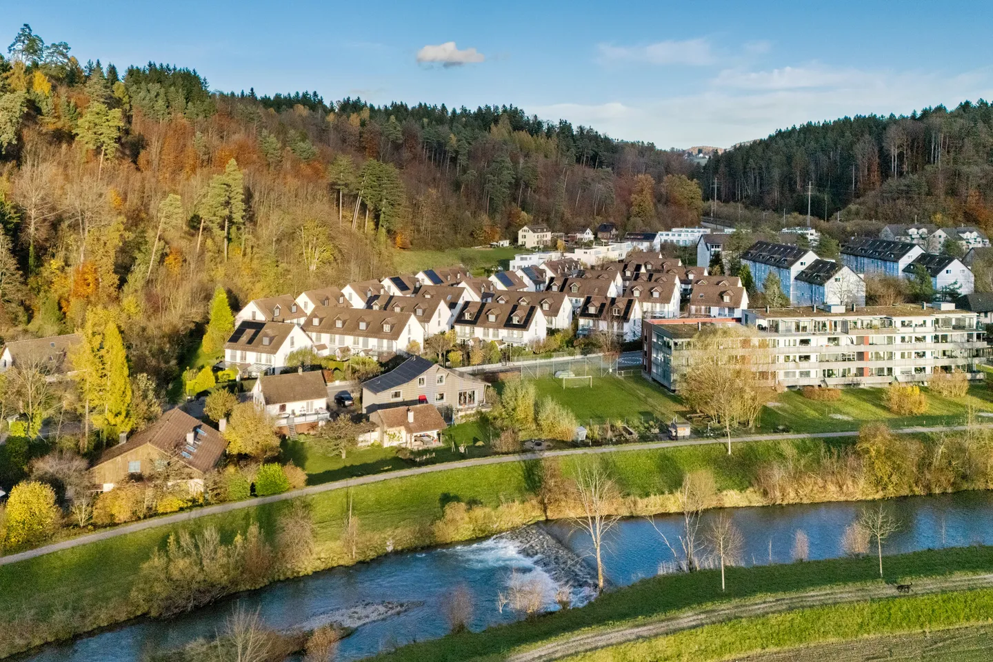 Living where the Töss flows: Elegant 5.5-room house with Kyburg view - Photo 16 of 17