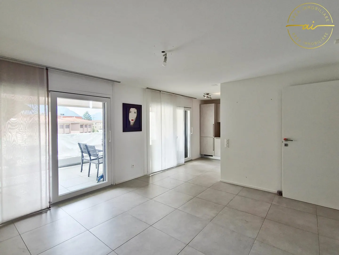 Appartamento moderno con ampia terrazza - Foto 2 di 11