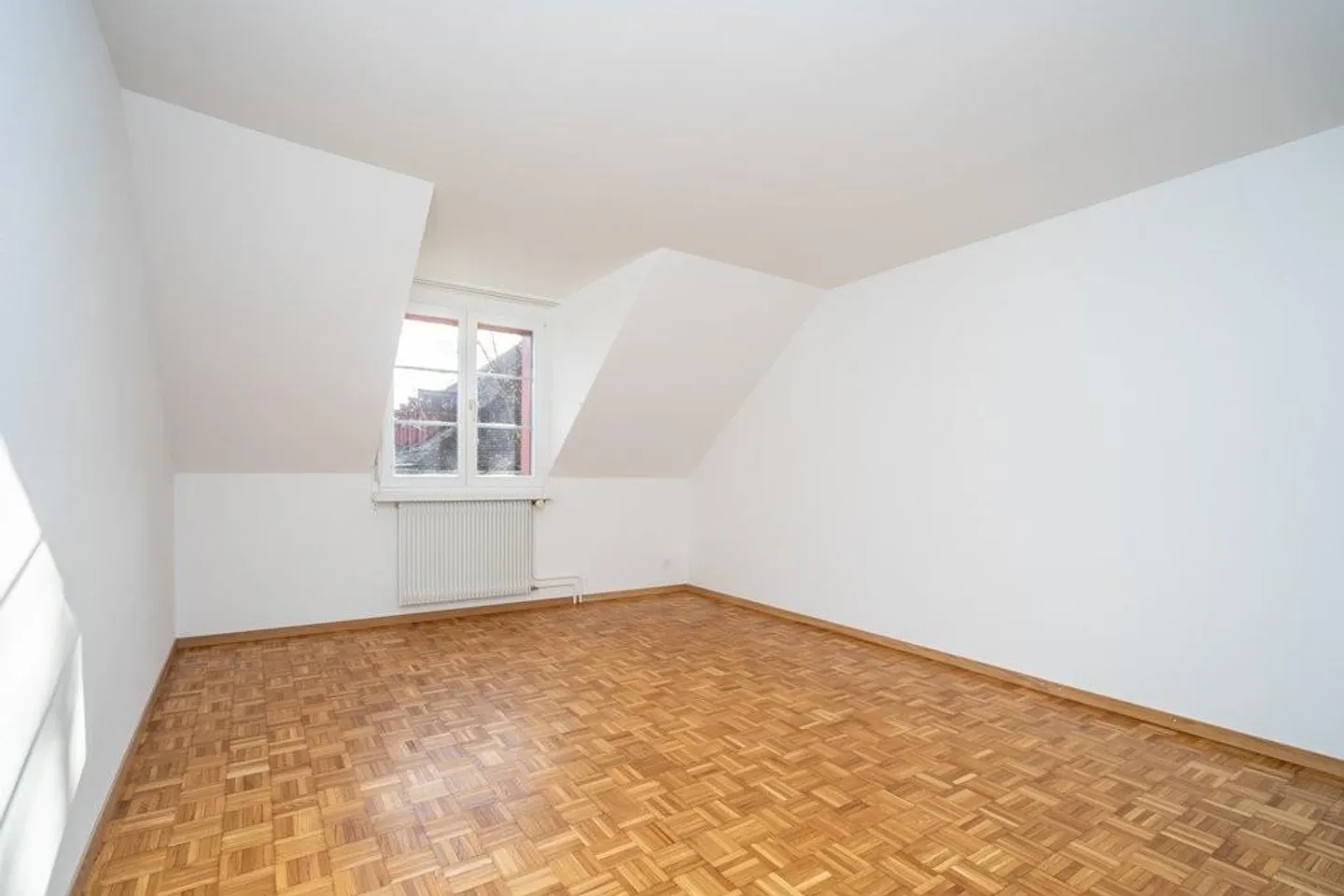 2-room attic apartment in Fischermätteli - Photo 3 of 4